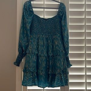Beautiful VICI large DRESS PERFECT nwot most popular blue color now!
